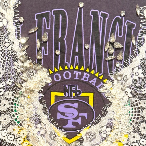 Hiso Hiso NWT Size M Purple Graphic NFL T-Shirt Dress with Lace & Ruffles (0559) - Picture 13 of 13